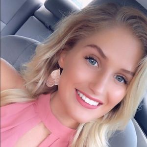 Meet your Posher, Christa